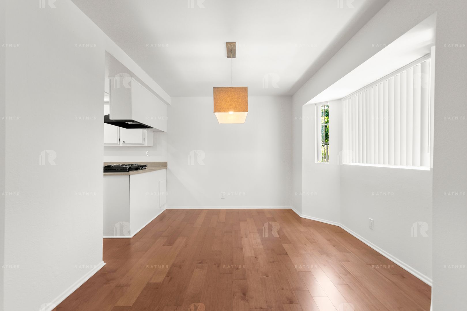 SPACIOUS AND BRIGHT 2 BED +2.5 BATH CONDO! 1/2 MONTH OFF MOVE IN SPECIAL!