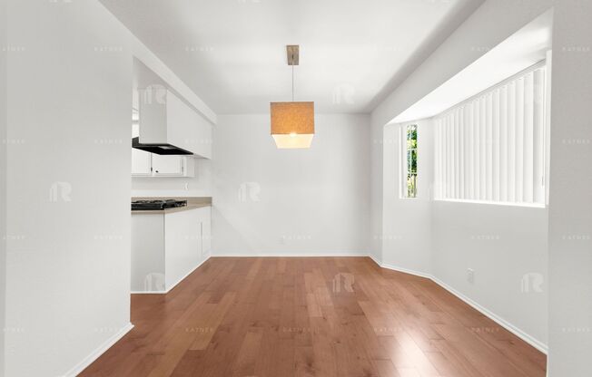 SPACIOUS AND BRIGHT 2 BED +2.5 BATH CONDO! 1/2 MONTH OFF MOVE IN SPECIAL!
