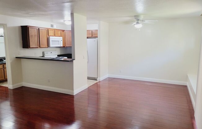 COMING SOON *Great 3 Bedroom Condo in Lakes Area*