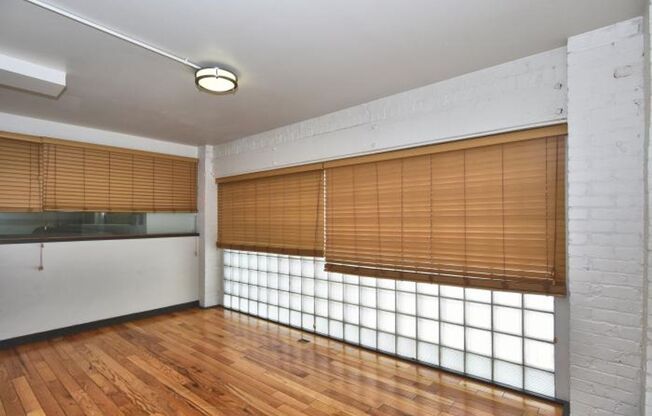 2 beds, 1 bath, 1,102 sqft, $1,299, Unit 3102