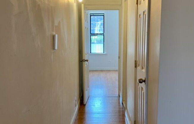 1 bed, 1 bath, $2,800, Unit 1-L