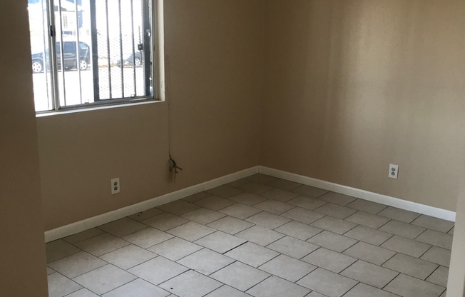 2 beds, 1 bath, $2,695, Unit 1