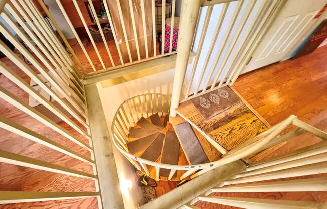 233 W 121 ST