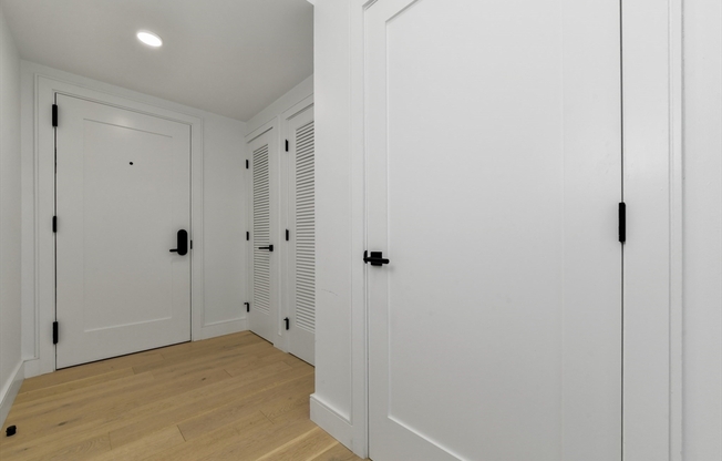 1 bed, 1 bath, 710 sqft, $3,000, Unit 401