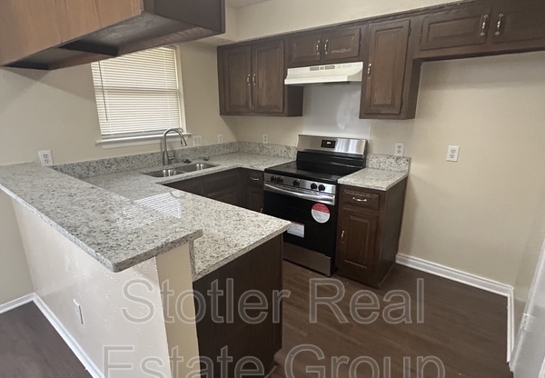 1105 SATURN DR