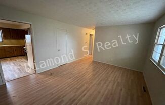 3 beds, 1.5 baths, $1,250