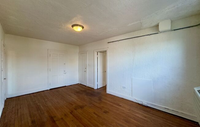 Studio, 1 bath, 350 sqft, $745, Unit 307