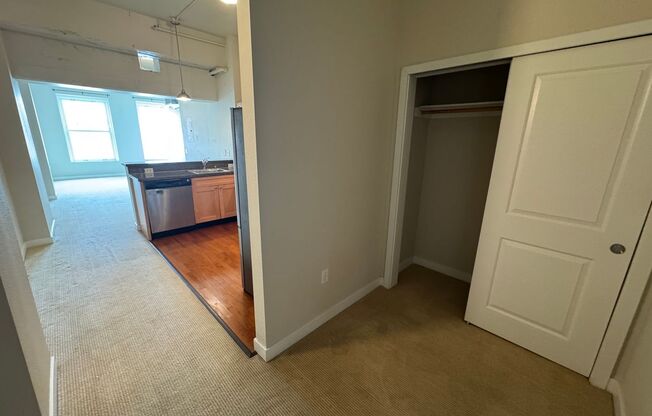 Modern 1-Bedroom Condo in the historic Garfield Building, Downtown SF