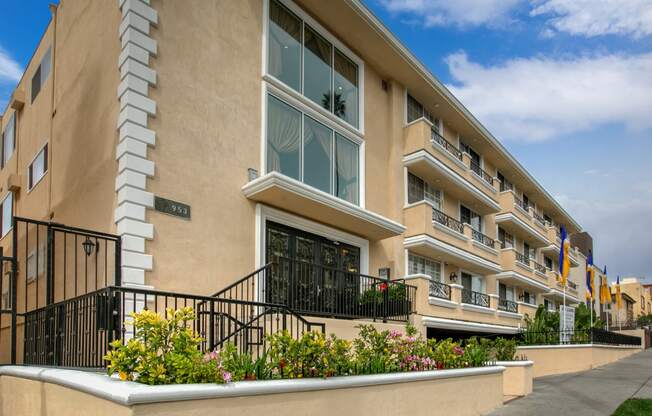 Welcome to Sterling Koreatown Regency