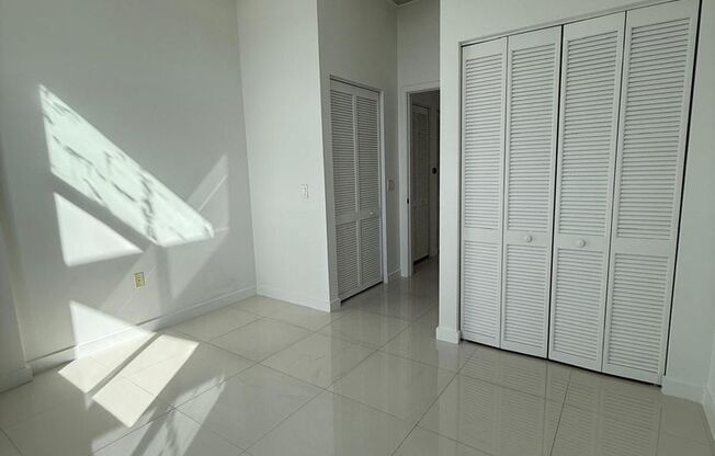 2 beds, 2 baths, 1,066 sqft, $3,299, Unit 4-806