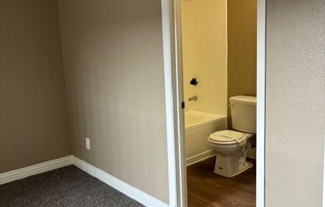 2 beds, 2 baths, 997 sqft, $1,500, Unit MA 122