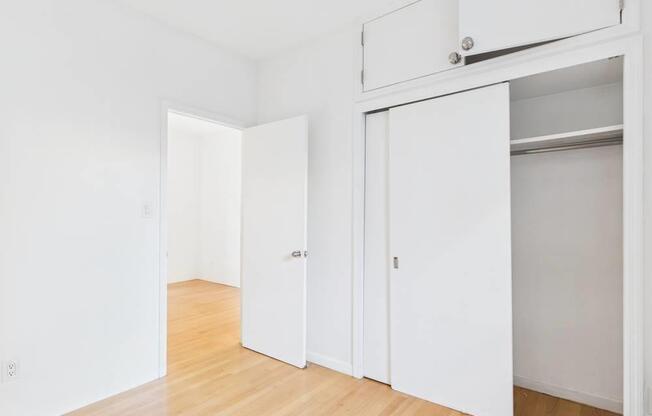 21 37 33 ST