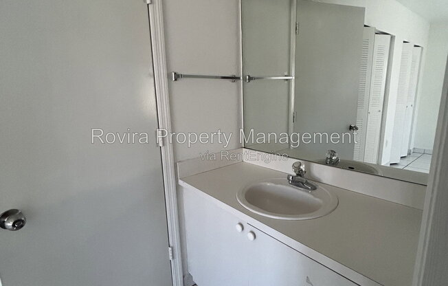3 beds, 2 baths, 1,894 sqft, $2,695