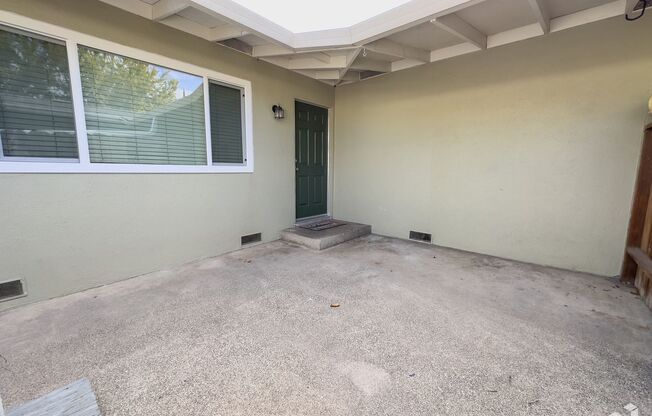 2 beds, 1 bath, $1,500, Unit # 27