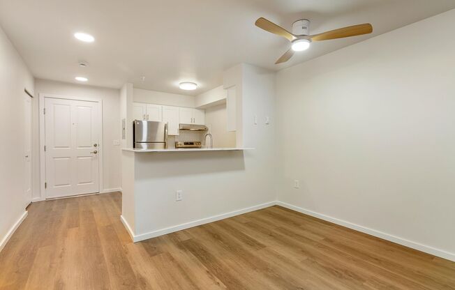 1 bed, 1 bath, 593 sqft, $1,795, Unit 206
