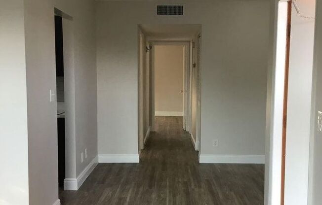 2 beds, 1 bath, 975 sqft, $2,119