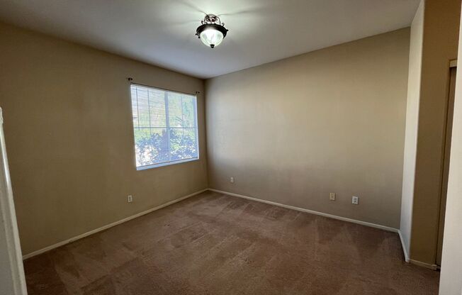 Gated community 2beds/2baths condo in Rhodes ranch area