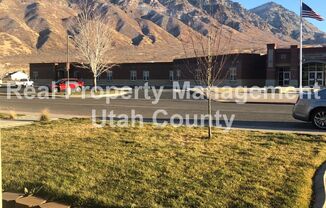 3 beds, 2.5 baths, $1,700