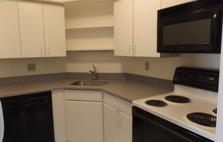 2 beds, 2 baths, 1,085 sqft, $4,100, Unit 608
