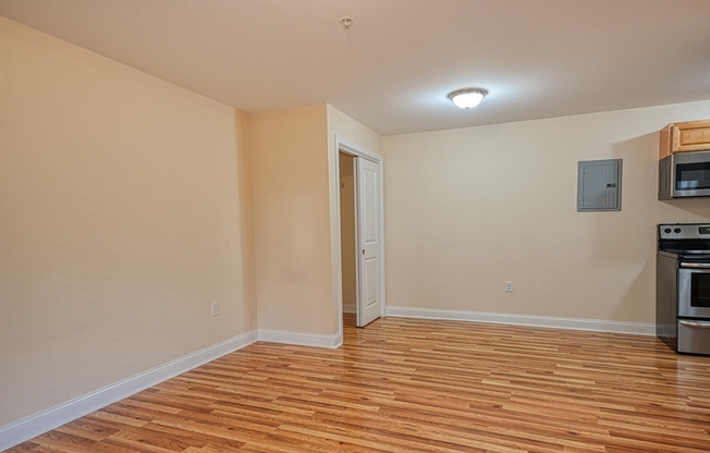 1 bed, 1 bath, 458 sqft, $1,800, Unit 2