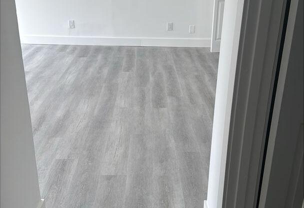 3 beds, 2 baths, 1,500 sqft, $1,466, Unit E-E1