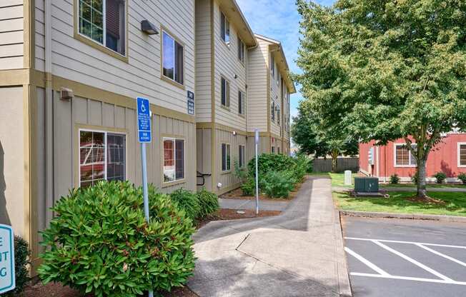 Outdoor area at Monroe Avenue Apartments, Salem, Oregon