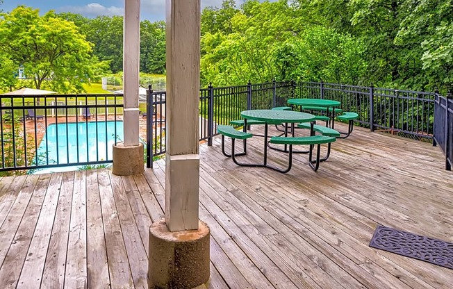 Welcome to Silvertree Apartments