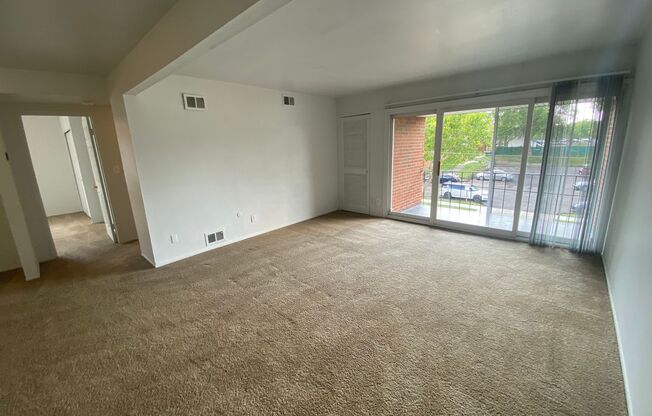 2 beds, 1 bath, 1,000 sqft, $1,245, Unit #31