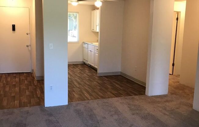 3 beds, 1 bath, 935 sqft, $1,850, Unit 38-3