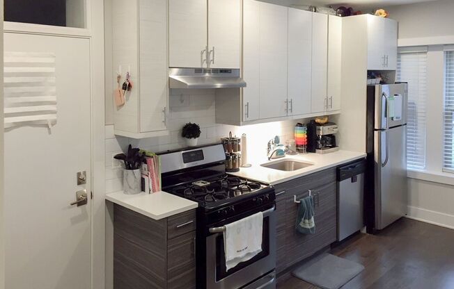 1 bed, 1 bath, 688 sqft, $2,195, Unit 3919-1W