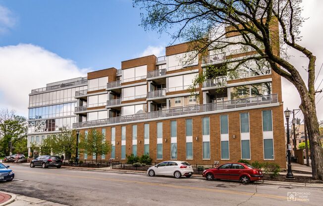 2 beds, 2 baths, $3,535, Unit 404
