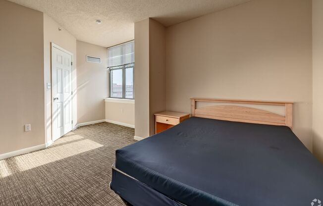 1 bed, 1 bath, 800 sqft, $2,038, Unit T910