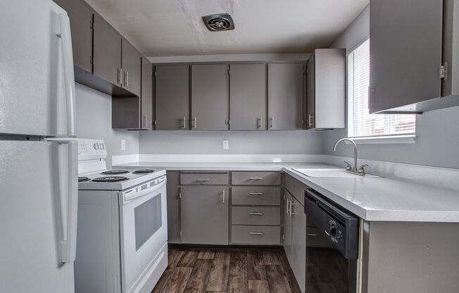 2 beds, 1 bath, 900 sqft, $1,395, Unit A2