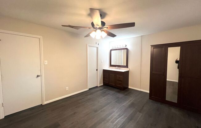 2 beds, 1 bath, $1,750