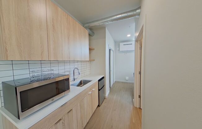 Studio, 1 bath, 314 sqft, $1,300, Unit 314