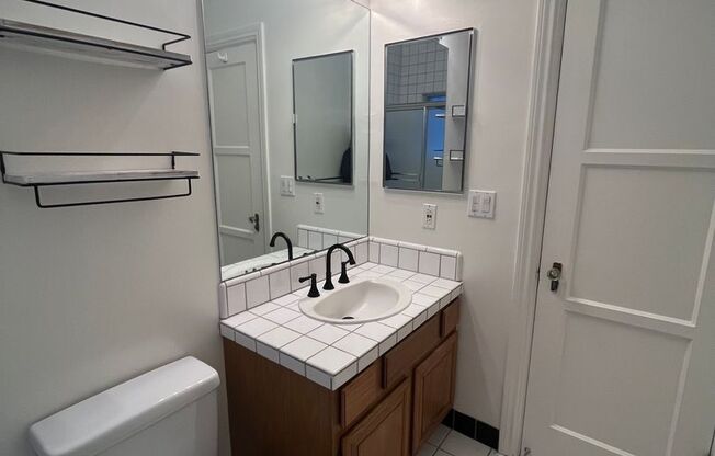 1 bed, 1 bath, 800 sqft, $2,475, Unit 3