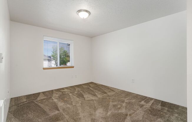 2 beds, 1 bath, 850 sqft, $1,350, Unit 1565-103