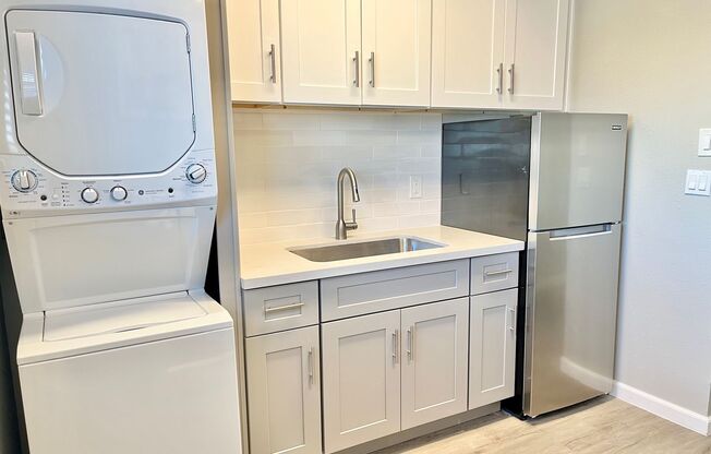 Studio, 1 bath, 407 sqft, $995, Unit 210