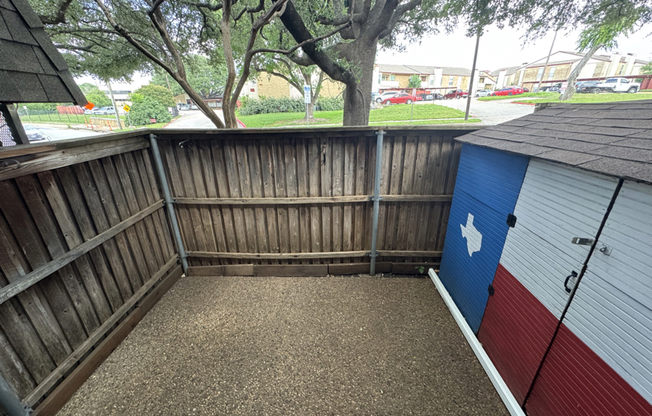 900 S WEATHERRED DR