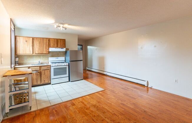 2400 S 4th St