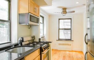 233 E 29 ST