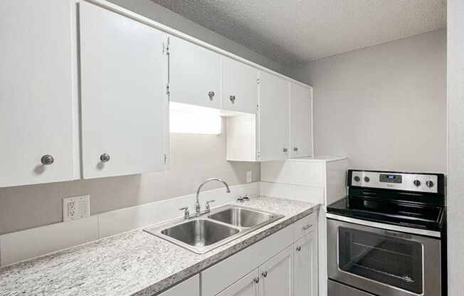 1 bed, 1 bath, 625 sqft, $1,100, Unit 27