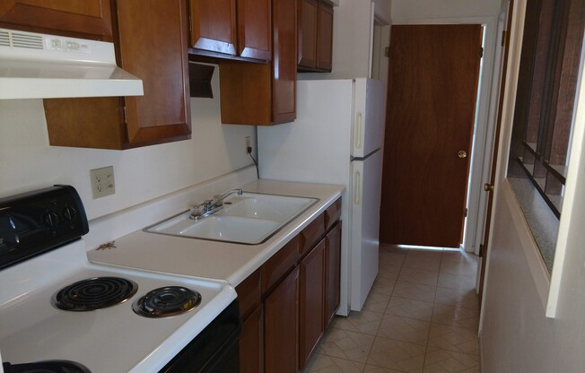 1 bed, 1 bath, $600, Unit 9B