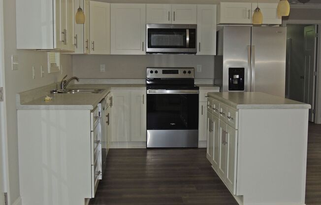 3 beds, 2 baths, $2,250