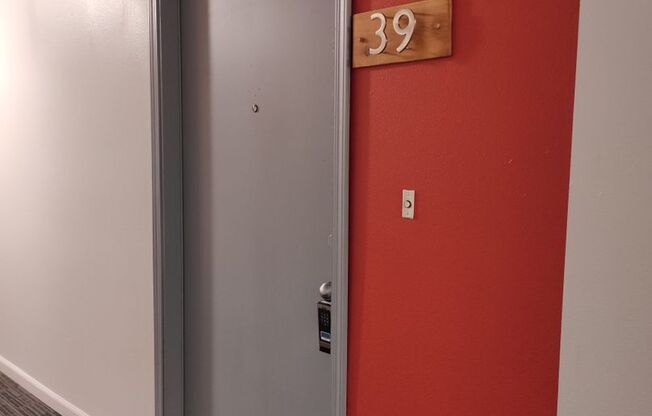 1 bed, 1 bath, 547 sqft, $1,200, Unit 39