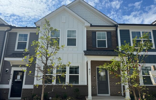 Brand New Townhouse in the Beautiful Neighborhood!