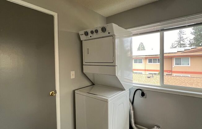 Studio, 1 bath, 450 sqft, $1,000, Unit 40-A