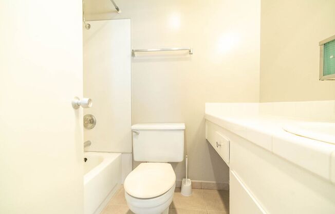 1 bed, 1 bath, $1,995, Unit 07