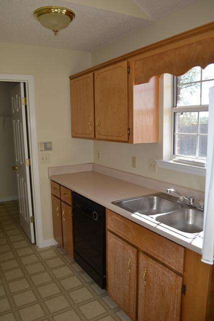 3 beds, 2 baths, $1,650