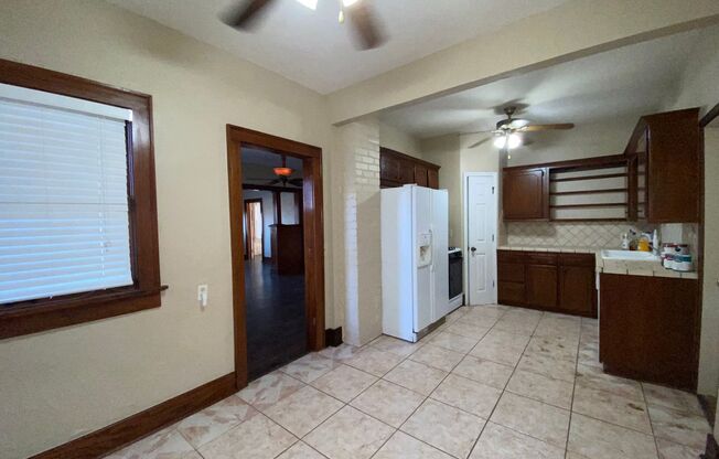 2 beds, 1 bath, $1,395